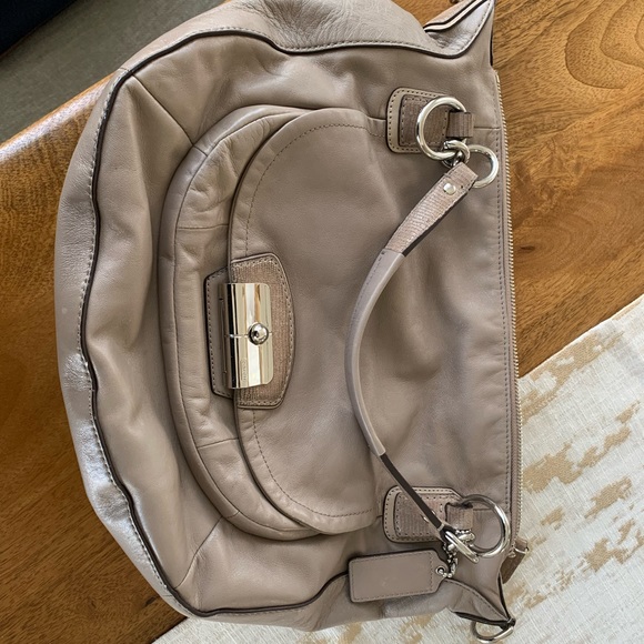 Coach Metallic champagne cross body - Picture 4 of 5